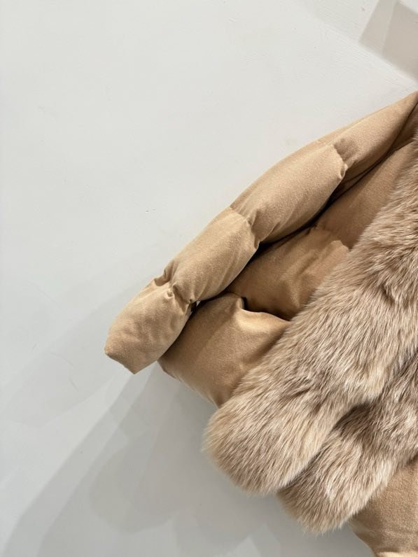 Зимова куртка пуховик з хутром лисиці фото 2