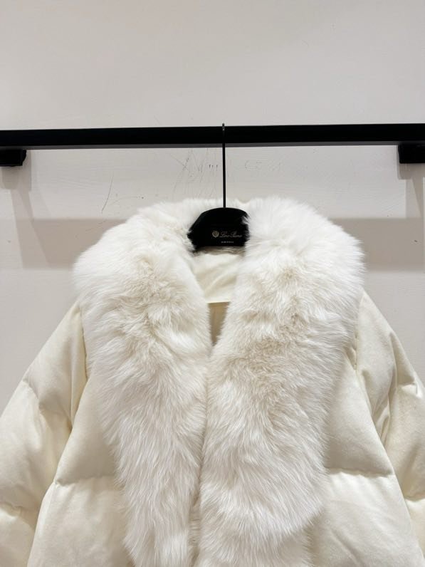 Зимняя куртка пуховик с мехом лисы фото 6
