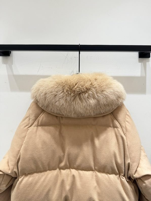 Зимова куртка пуховик з хутром лисиці фото 7