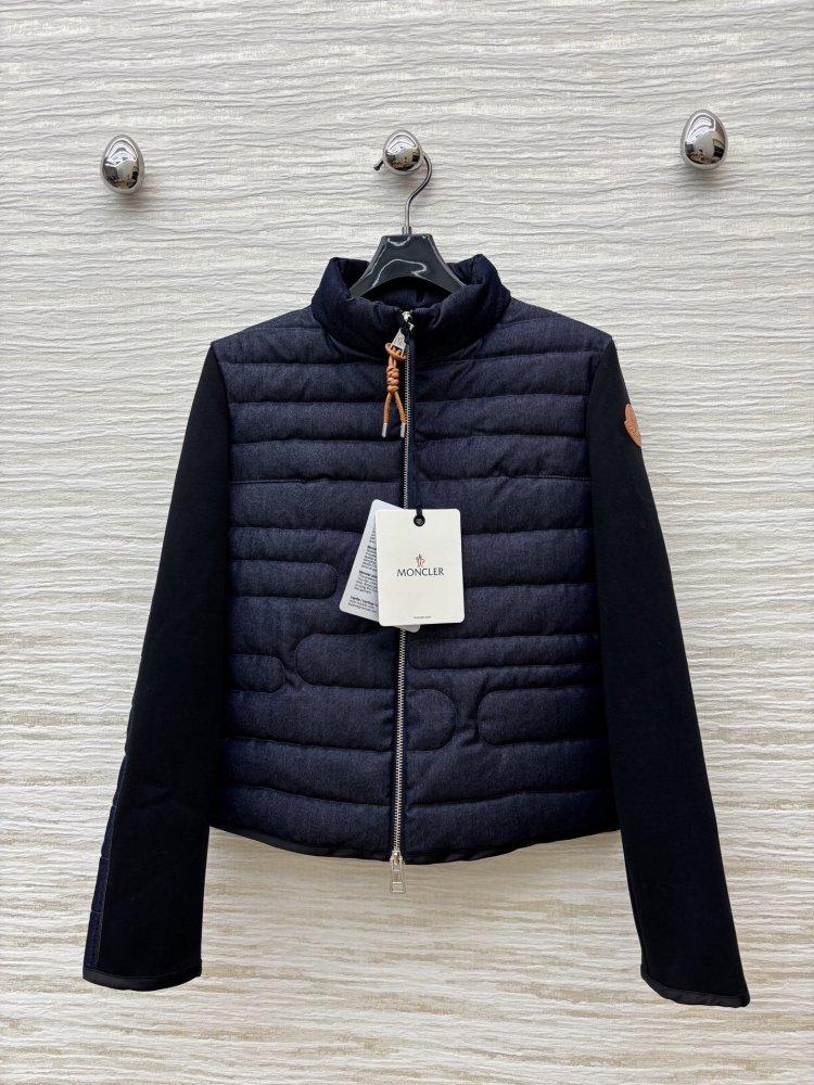 Зимова куртка з трикотажними рукавами