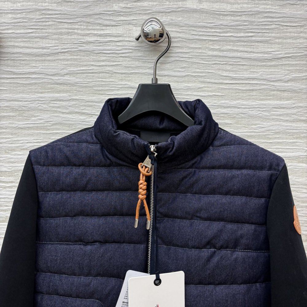 Зимова куртка з трикотажними рукавами фото 2