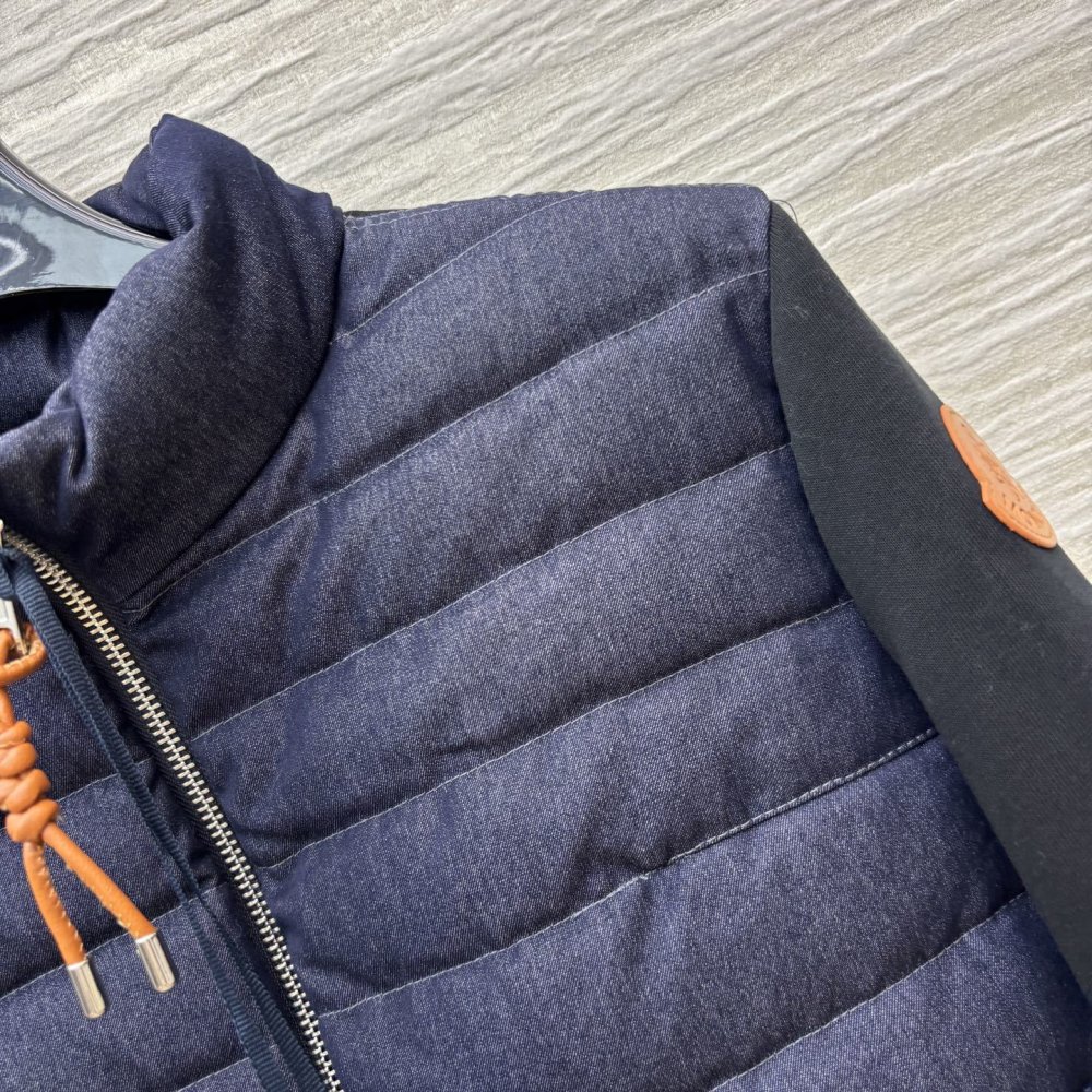 Зимова куртка з трикотажними рукавами фото 4