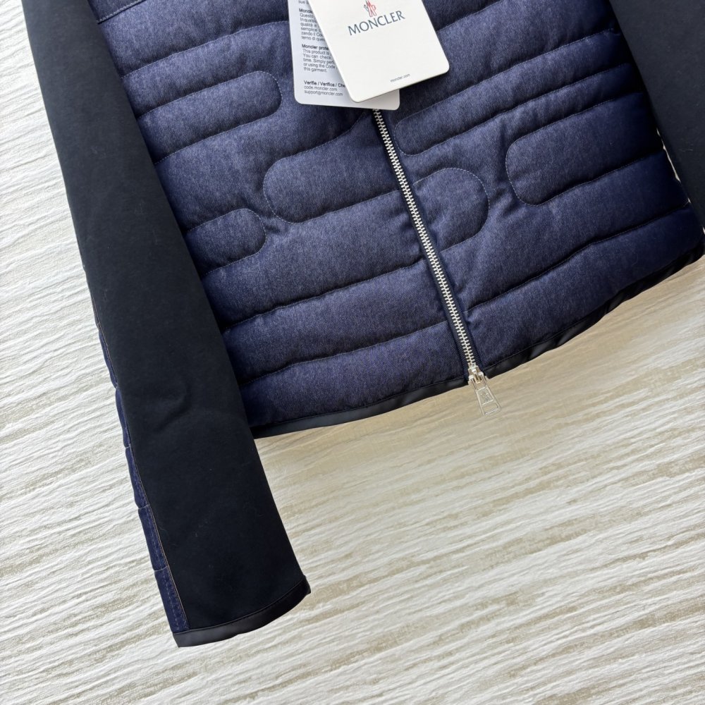 Зимова куртка з трикотажними рукавами фото 6